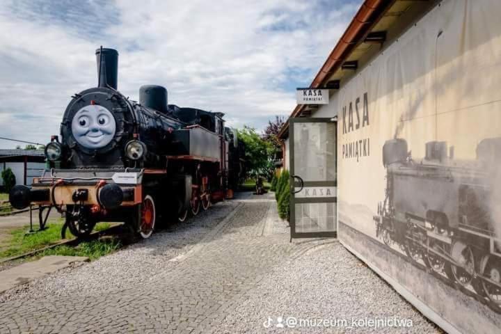 Отель Wagony Sypialne W Muzeum Kolejnictwa Jaworzyna Slaska Экстерьер фото